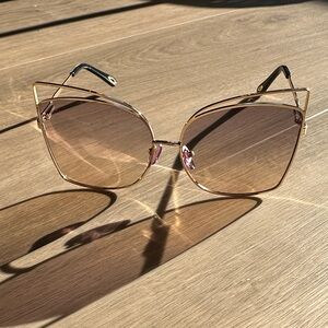 Chic Gold Sunglasses